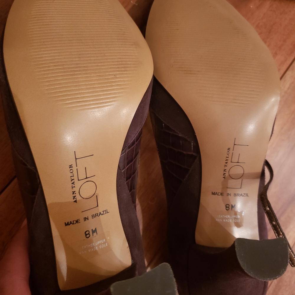 NWOT Ann Taylor Loft T-Strap Suede Heels - Picture 4 of 5